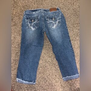 Ariya Jeans Women's Cropped Denim Jeans Embroidered Pockets Stretch size 3/4